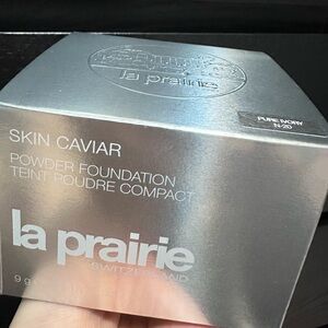 La Prairie Skin Caviar Powder Foundation